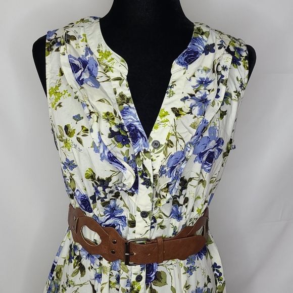 Women's Dress - Picture 2 of 4